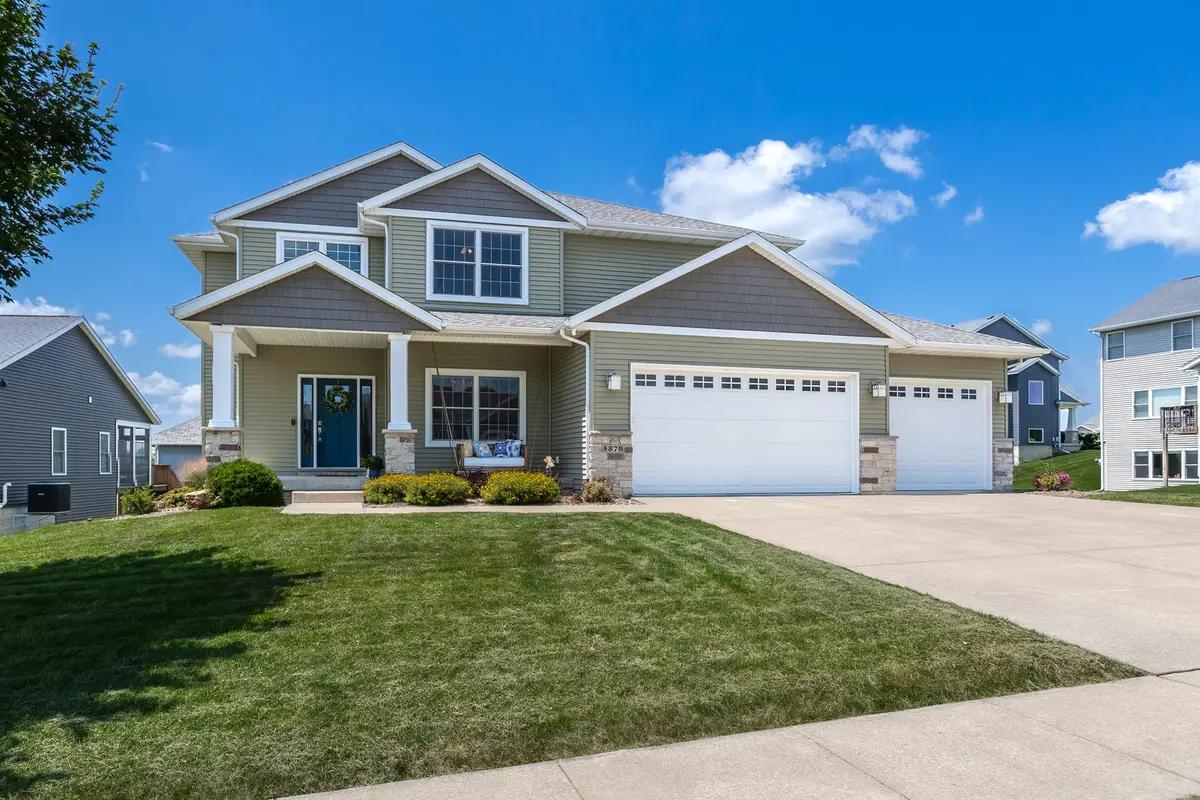 5878 Texas DR, Bettendorf, IA 52722