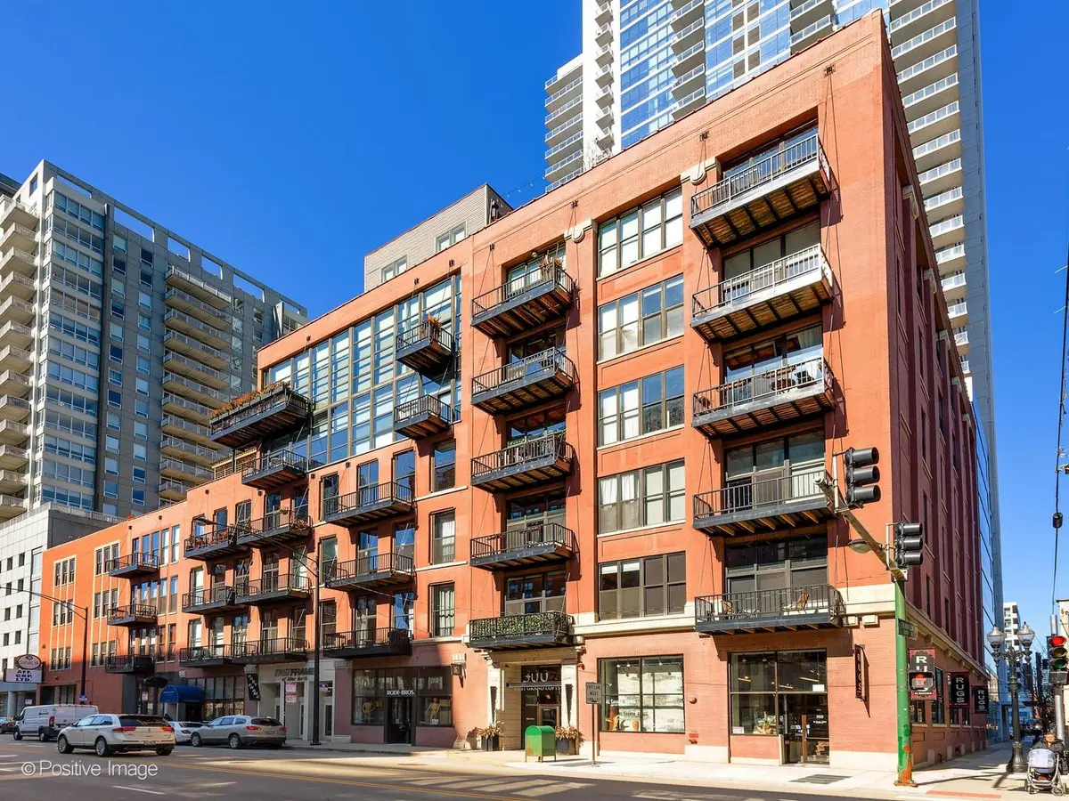 300 W Grand AVE #601, Chicago, IL 60654