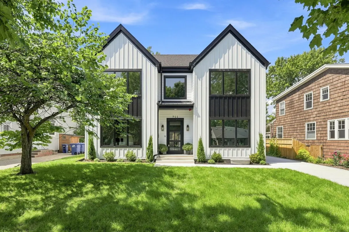 944 Rosemary TER, Deerfield, IL 60015
