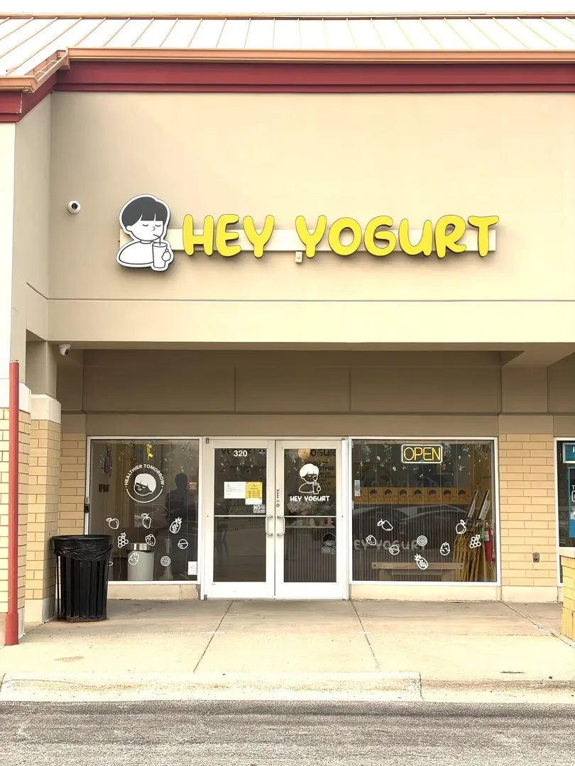 320 W Half Day RD, Buffalo Grove, IL 60089