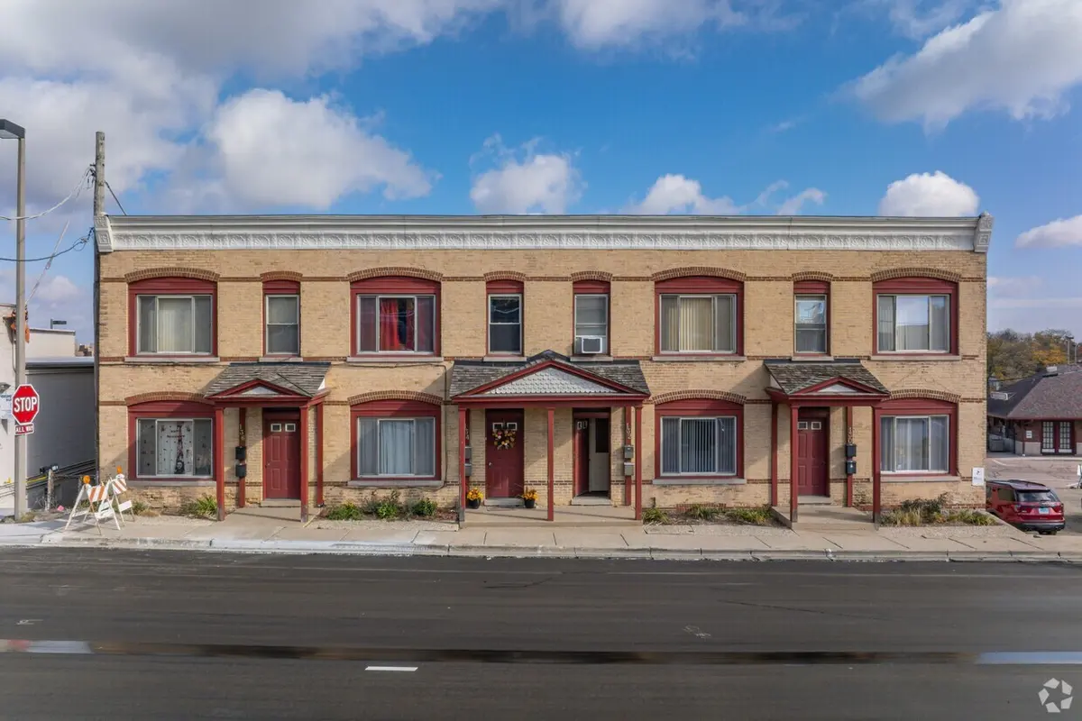 130 Washington ST, Woodstock, IL 60098