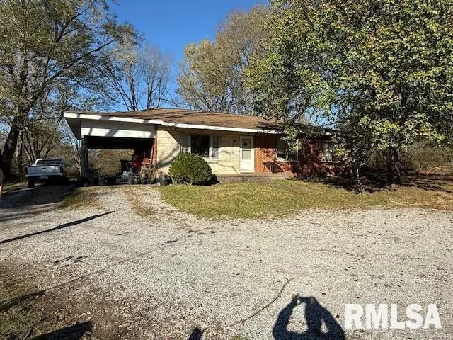 40 Crockett RD, Carbondale, IL 62901