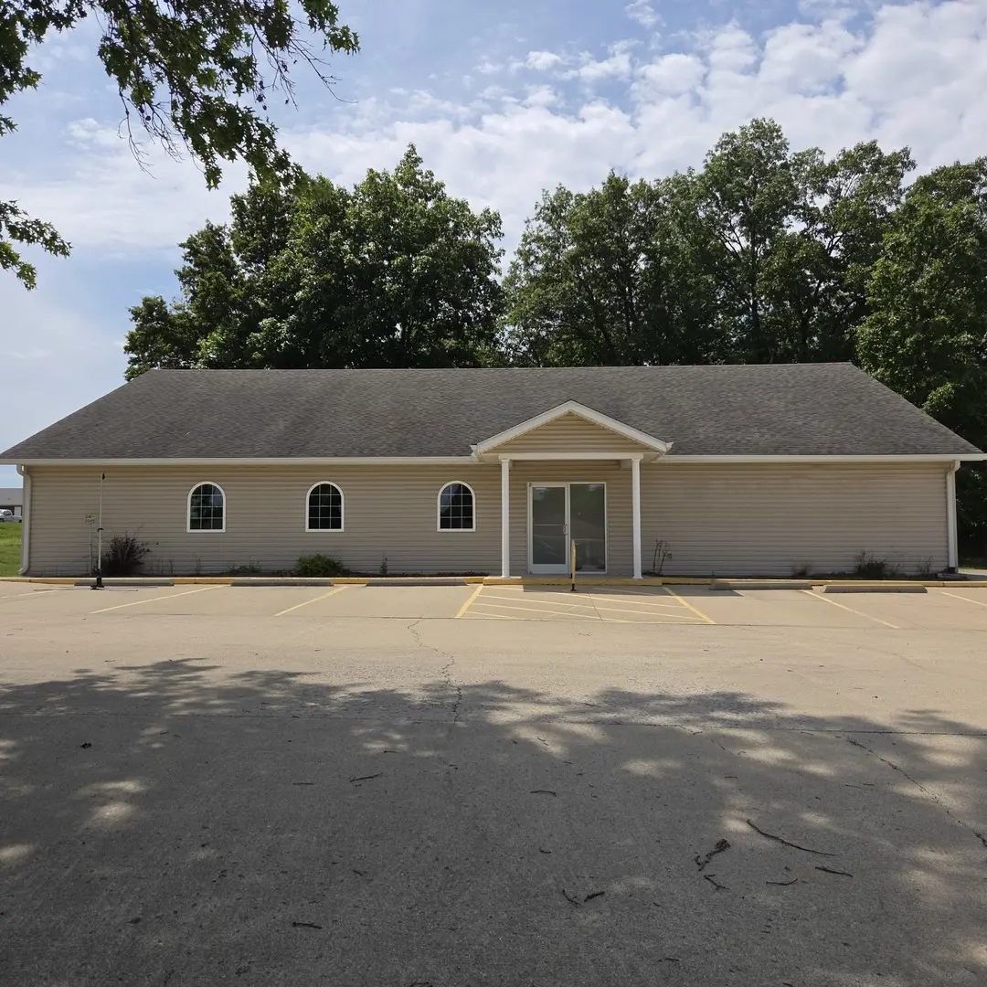 4110 S Water Tower PL, Mt Vernon, IL 62864