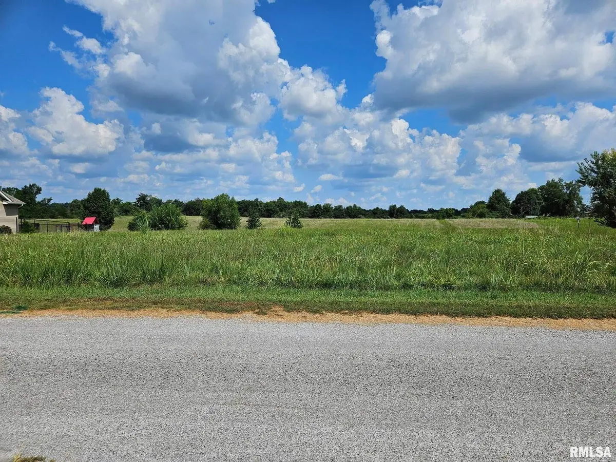 000 Jenna LN, West Frankfort, IL 62896
