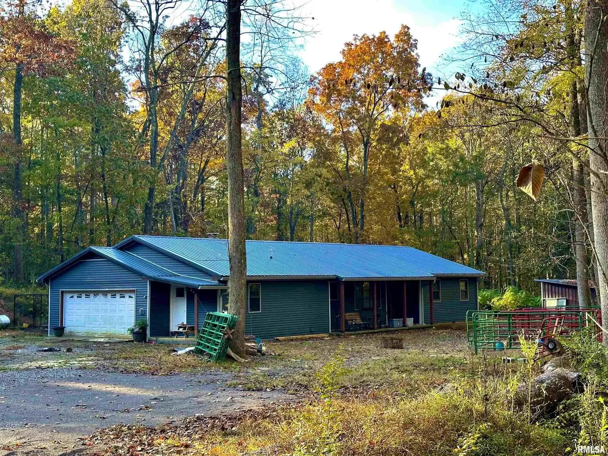 718 Karbers Ridge RD, Elizabethtown, IL 62931