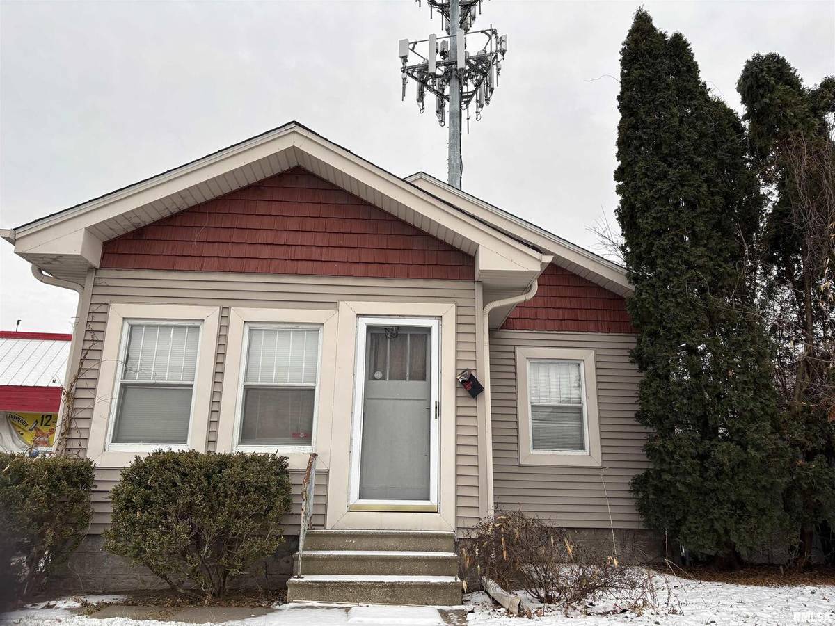 3316 AVENUE OF THE CITIES AVE, Moline, IL 61265