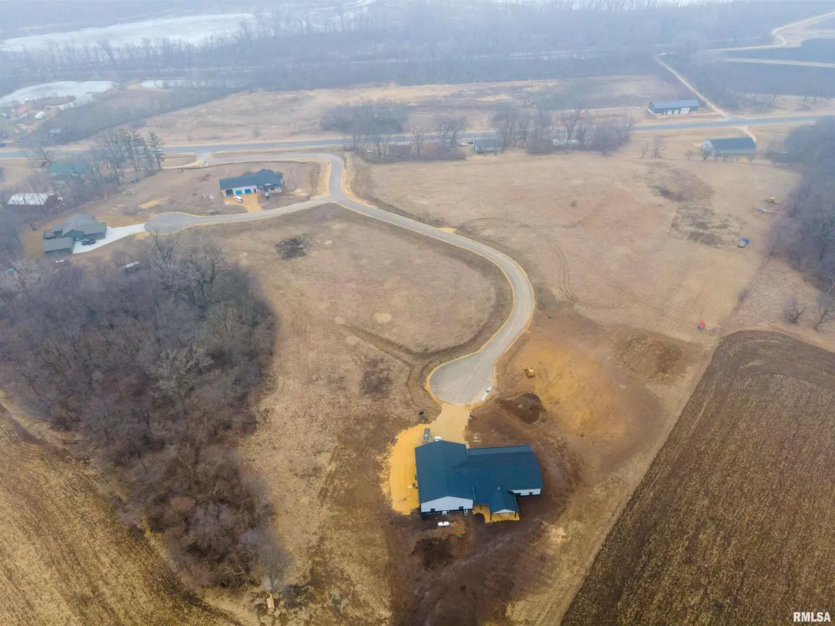 4037 EDEN CT, Camanche, IA 52730