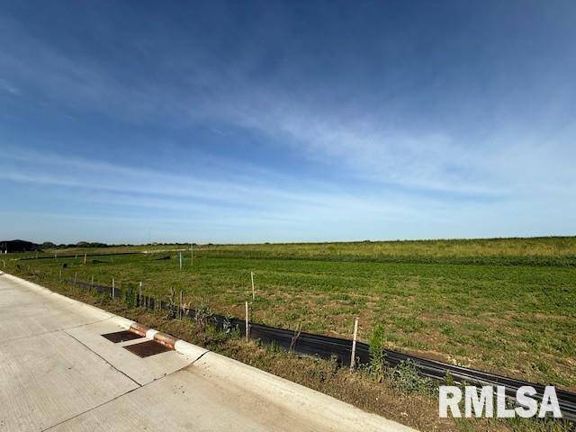 6832 Meghan AVE, Bettendorf, IA 52722