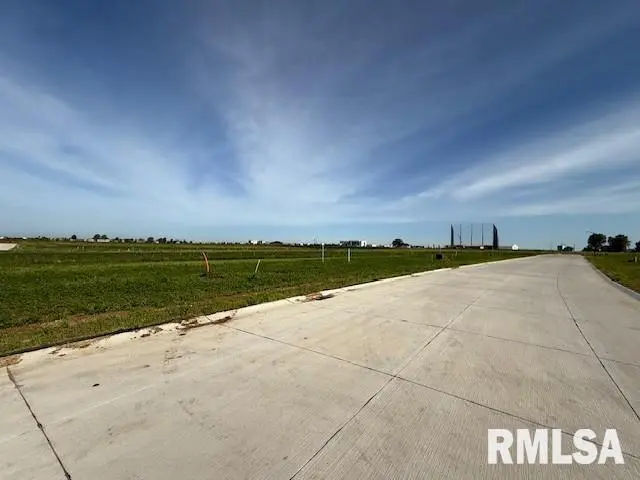 6356 MEYER RD, Bettendorf, IA 52722