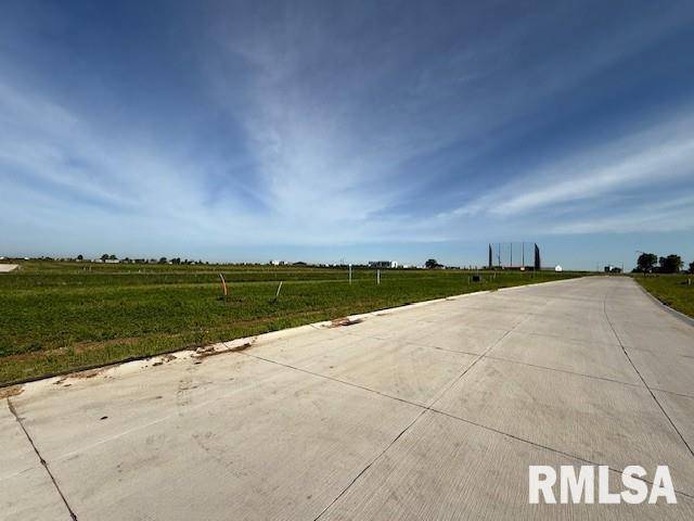 6356 MEYER RD, Bettendorf, IA 52722