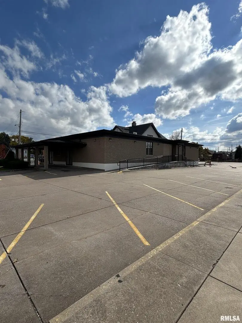 1611 7TH ST, Moline, IL 61264