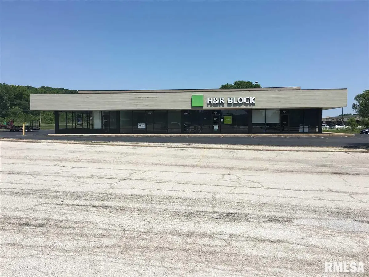 3850 BLACKHAWK RD #Ste 6, Rock Island, IL 61201
