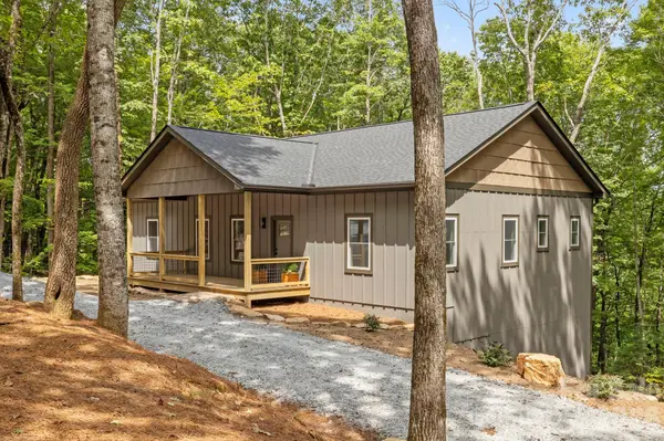 939 Rocky Mountain RD, Lake Toxaway, NC 28747