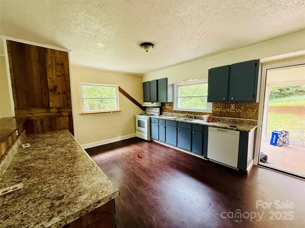 126 Penguin LN, Statesville, NC 28625