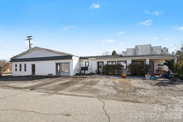 11 Bell AVE, Denton, NC 27239