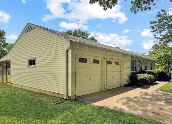 2623 Vernon ST, North Kansas City, MO 64116