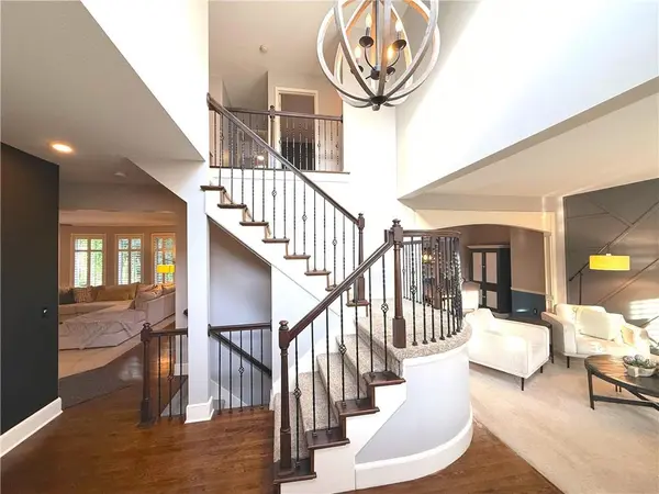21310 W 81st PL, Lenexa, KS 66220
