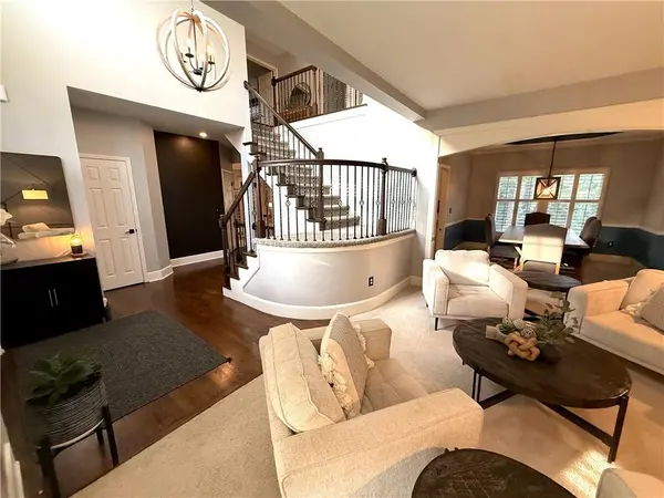 21310 W 81st PL, Lenexa, KS 66220