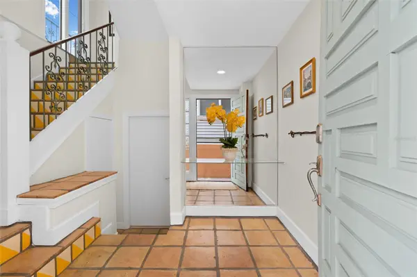 306 BEACH RD #306, Sarasota, FL 34242