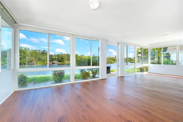 2126 RIVERBLUFF Pkwy #V323, Sarasota, FL 34231
