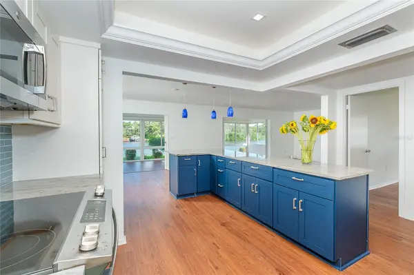 2126 RIVERBLUFF Pkwy #V323, Sarasota, FL 34231