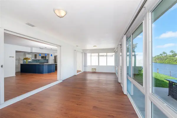 2126 RIVERBLUFF Pkwy #V323, Sarasota, FL 34231