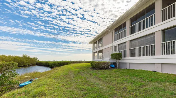 1109 EDGEWATER CIR #1109, Bradenton, FL 34209