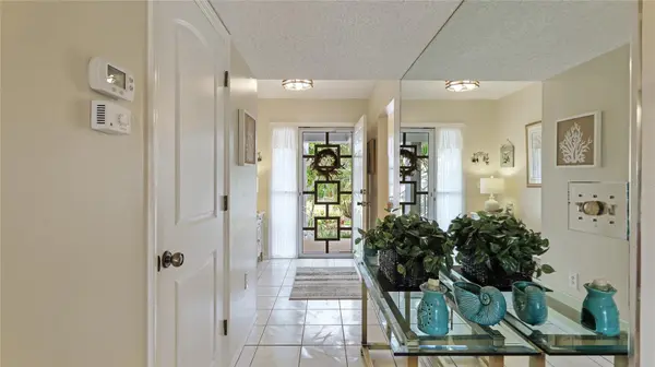 1109 EDGEWATER CIR #1109, Bradenton, FL 34209
