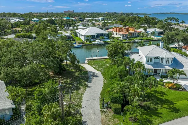 7616 COVE TER, Sarasota, FL 34231