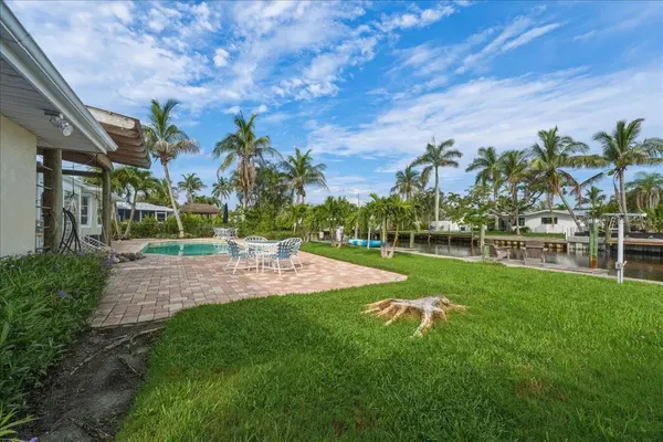 508 83RD ST, Holmes Beach, FL 34217