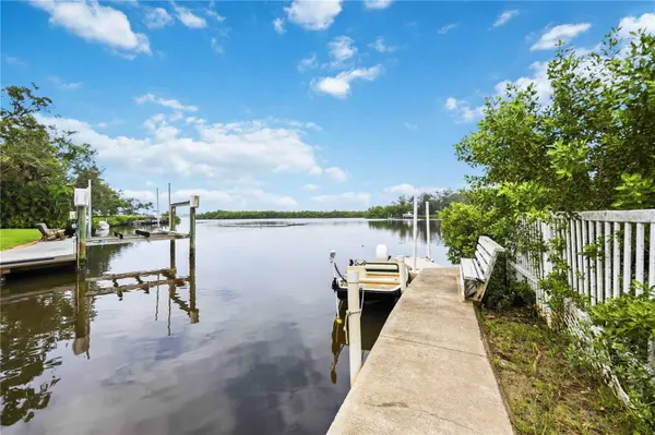 1909 BUCCANEER DR, Sarasota, FL 34231