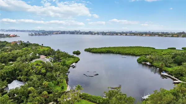 1909 BUCCANEER DR, Sarasota, FL 34231