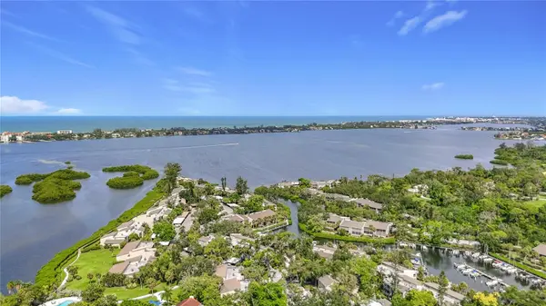 1601 PELICAN POINT DR #215, Sarasota, FL 34231