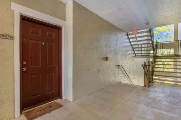 5601 BENTGRASS DR #10-202, Sarasota, FL 34235