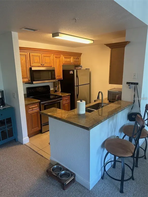 8926 MANOR LOOP #202, Bradenton, FL 34202