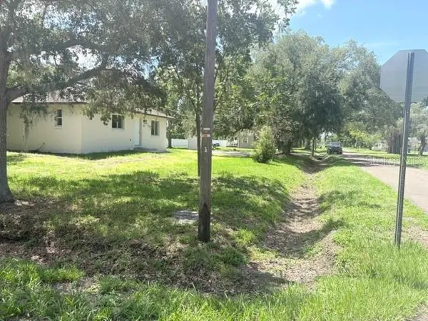 607 2ND ST NW, Ruskin, FL 33570