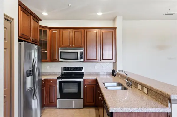 8098 MOONSTONE DR #17-203, Sarasota, FL 34233