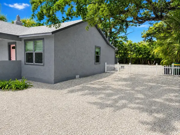 1235 32ND ST, Sarasota, FL 34234