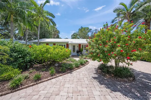 2440 ARLINGTON ST, Sarasota, FL 34239