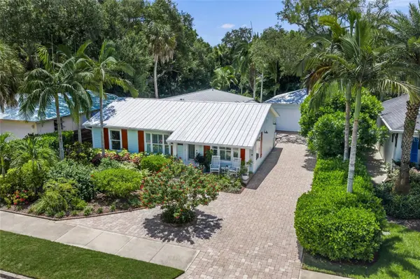 2440 ARLINGTON ST, Sarasota, FL 34239