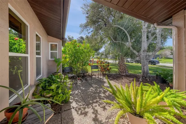 911 SOUTHERN PINE LN, Sarasota, FL 34243