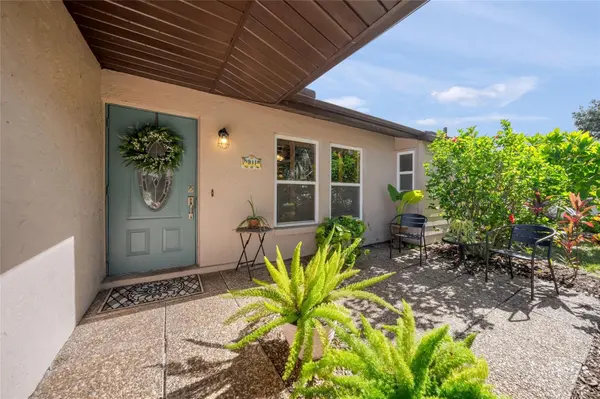 911 SOUTHERN PINE LN, Sarasota, FL 34243