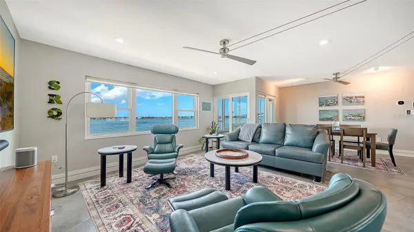 400 GOLDEN GATE PT #22, Sarasota, FL 34236