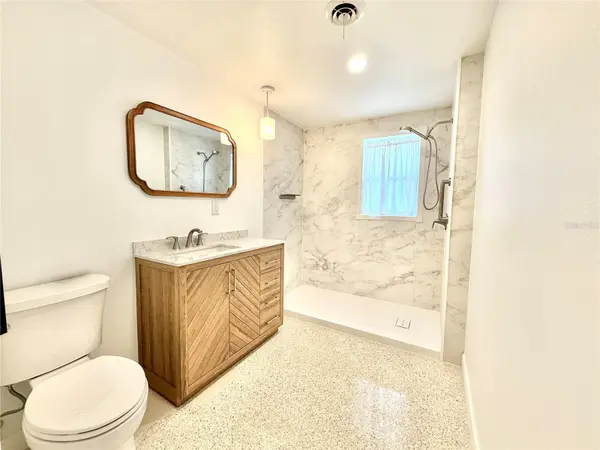 8228 CONSTANCE DR, Sarasota, FL 34243