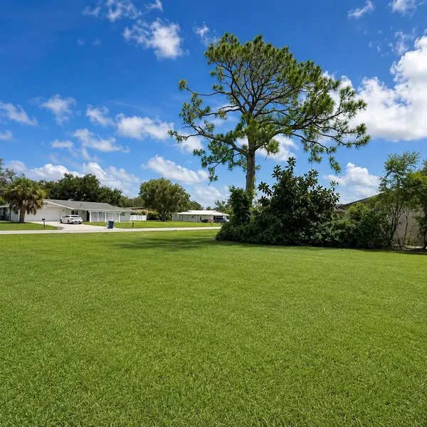 CREST #494 DR, Englewood, FL 34223