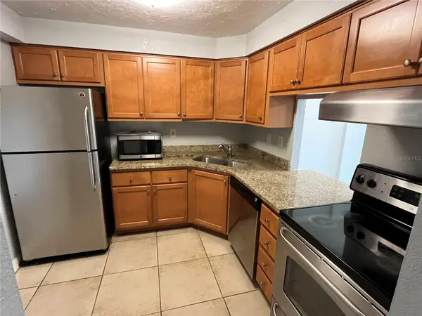 2610 COCONUT BAY LN LN #733, Sarasota, FL 34237