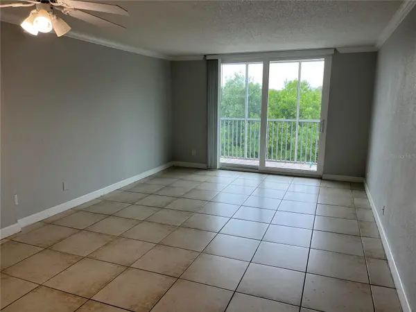 2610 COCONUT BAY LN LN #733, Sarasota, FL 34237