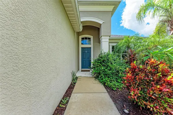 12051 FOREST PARK CIR, Bradenton, FL 34211