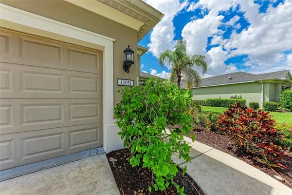 12051 FOREST PARK CIR, Bradenton, FL 34211