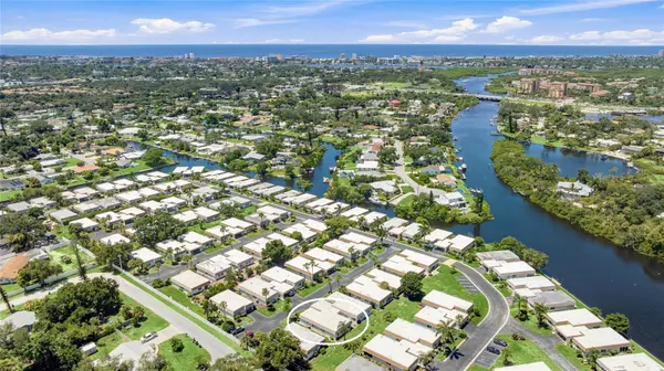 2327 WATERBLUFF PL #V315, Sarasota, FL 34231